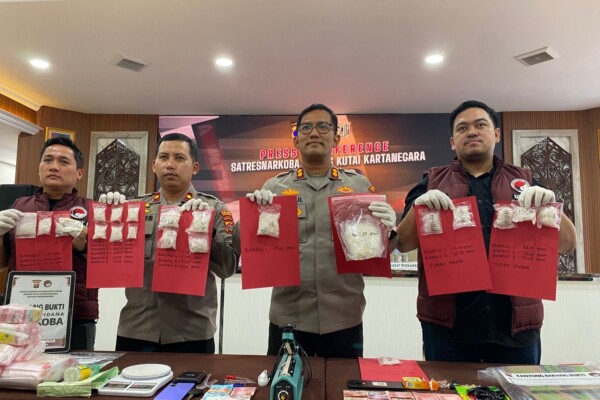 122ff2a8-286e-477c-857b-9bce1064a93a