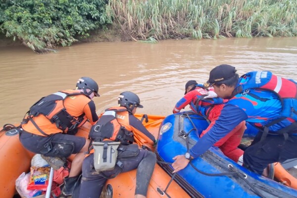 e5a19a11-ddf1-4a5d-9f94-67f32a8da68a