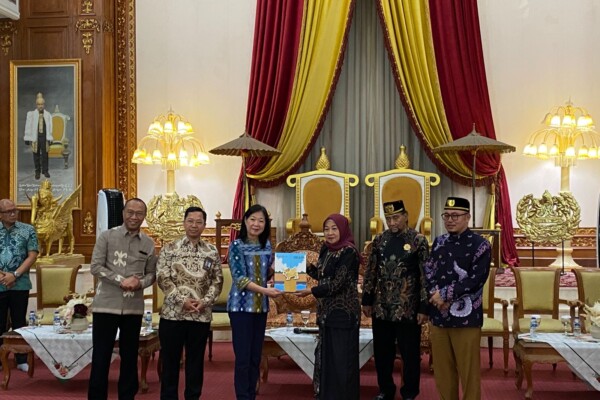 ea195c21-5ee4-440b-ac59-03237ed7931f