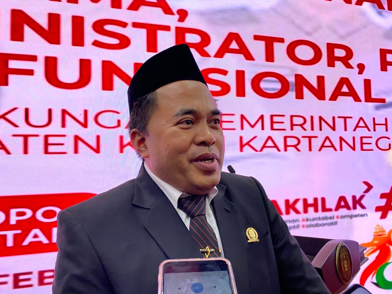 e70abed2-1583-40cc-9a37-e1eb474af43e